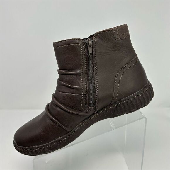 Clarks Caroline Orchid Chocolate Brown Leather Flat Ankle Boots Size 9.5 Wide - Picture 3 of 11